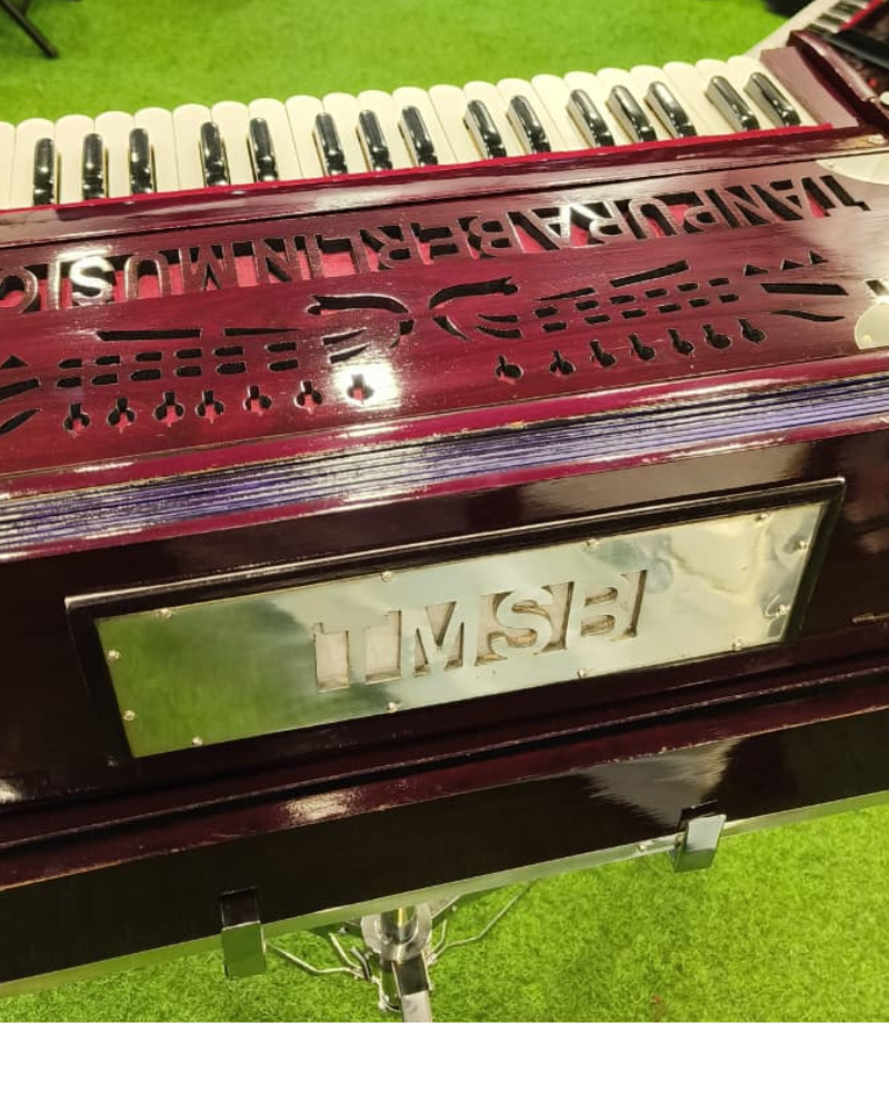 Non scale changer harmonium for sale in Berlin – front view