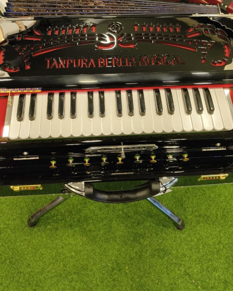 Scale changer harmonium, Berlin