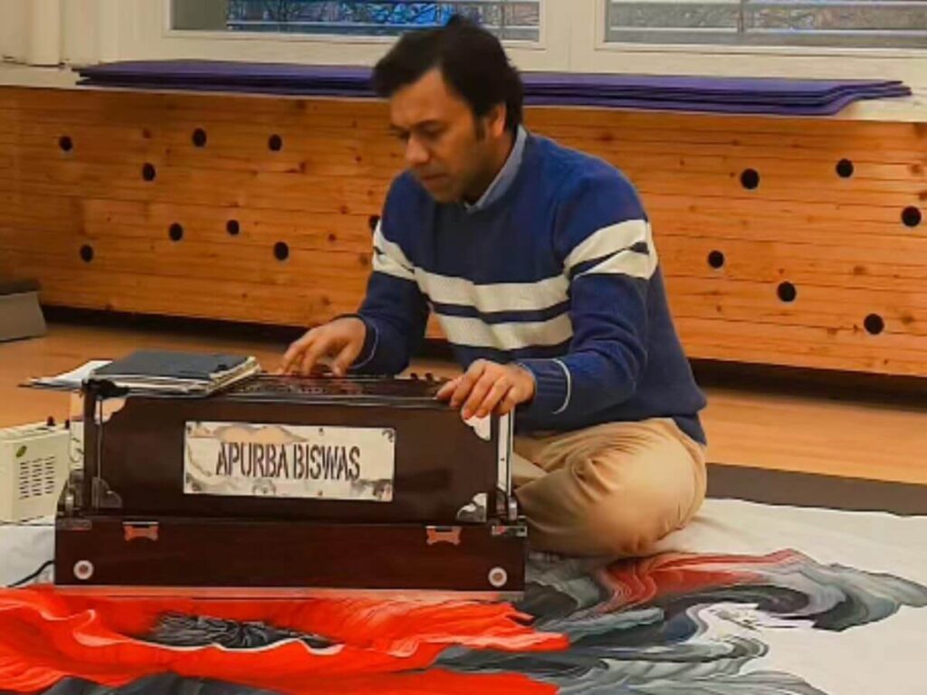 Indian music trial class in Berlin at Tanpura Music School